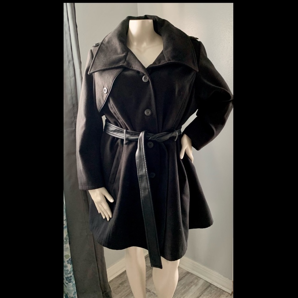 Flattering Chic Avenue Plus Size 24w 26w 3x Black Fit n Flare Trench Coat